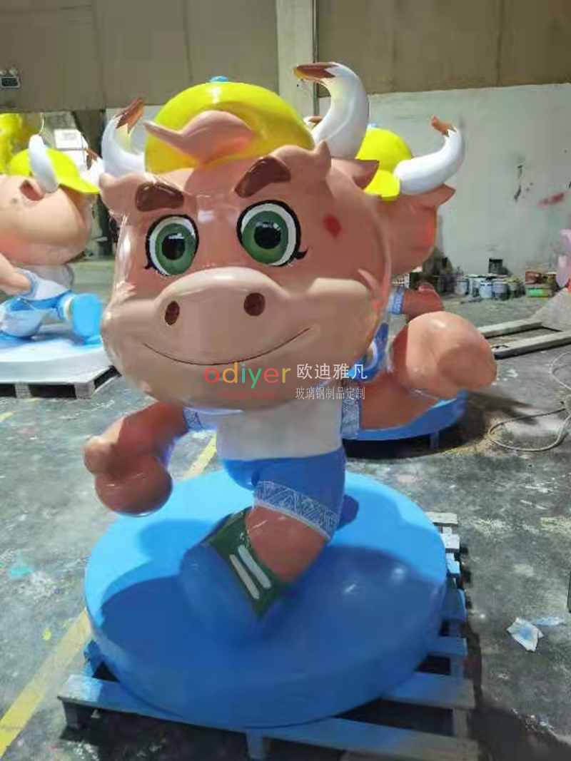 玻璃鋼牛雕塑卡通公仔美陳擺件 玻璃鋼牛雕塑卡通公仔美陳擺件