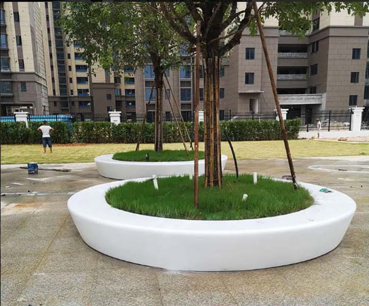 戶外公園廣場(chǎng)適合擺放什么樣的玻璃鋼樹(shù)池坐凳? 戶外公園廣場(chǎng)適合擺放什么樣的玻璃鋼樹(shù)池坐凳?